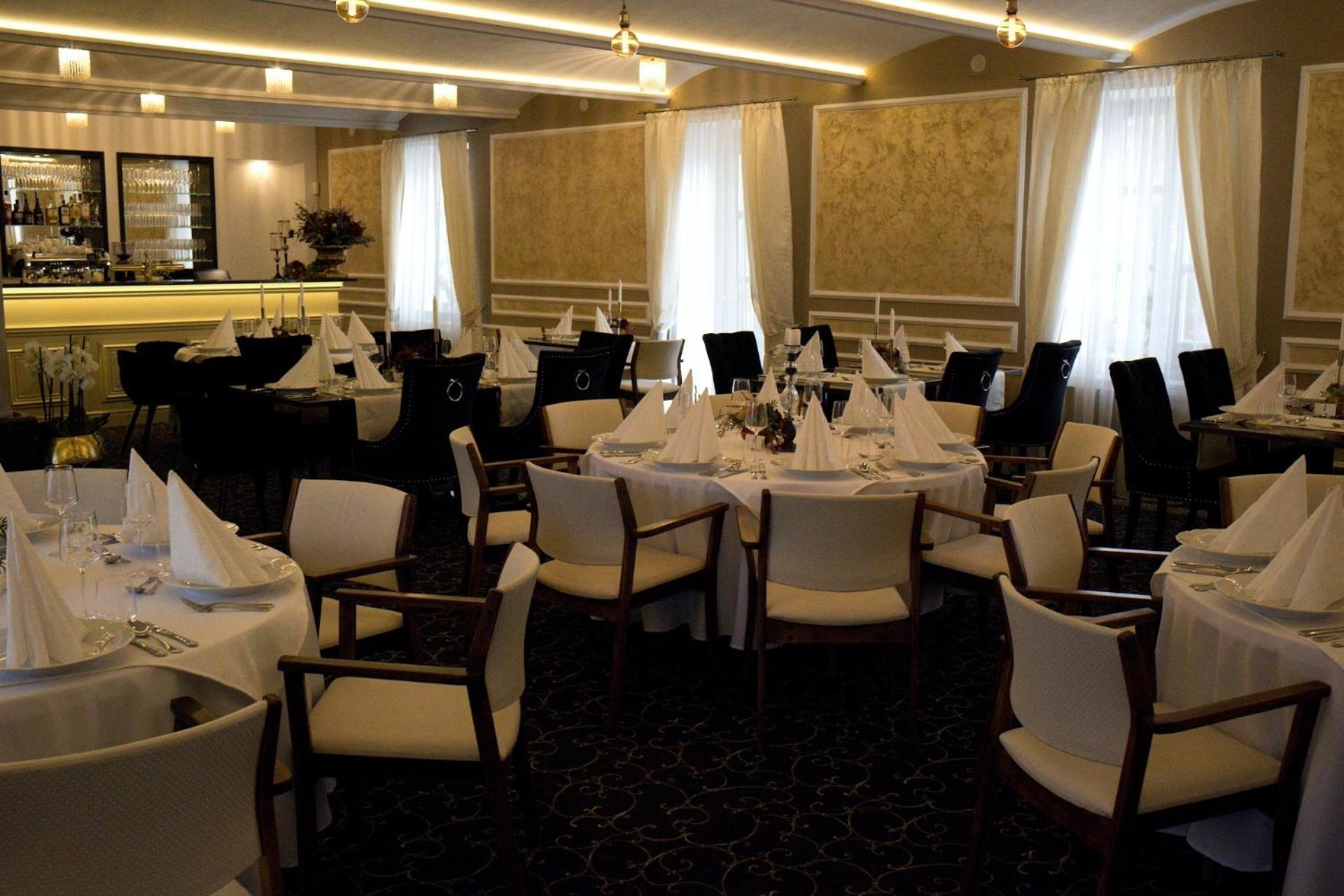Zamek Kvasetice Hotel Хавличкув Брод Екстериор снимка