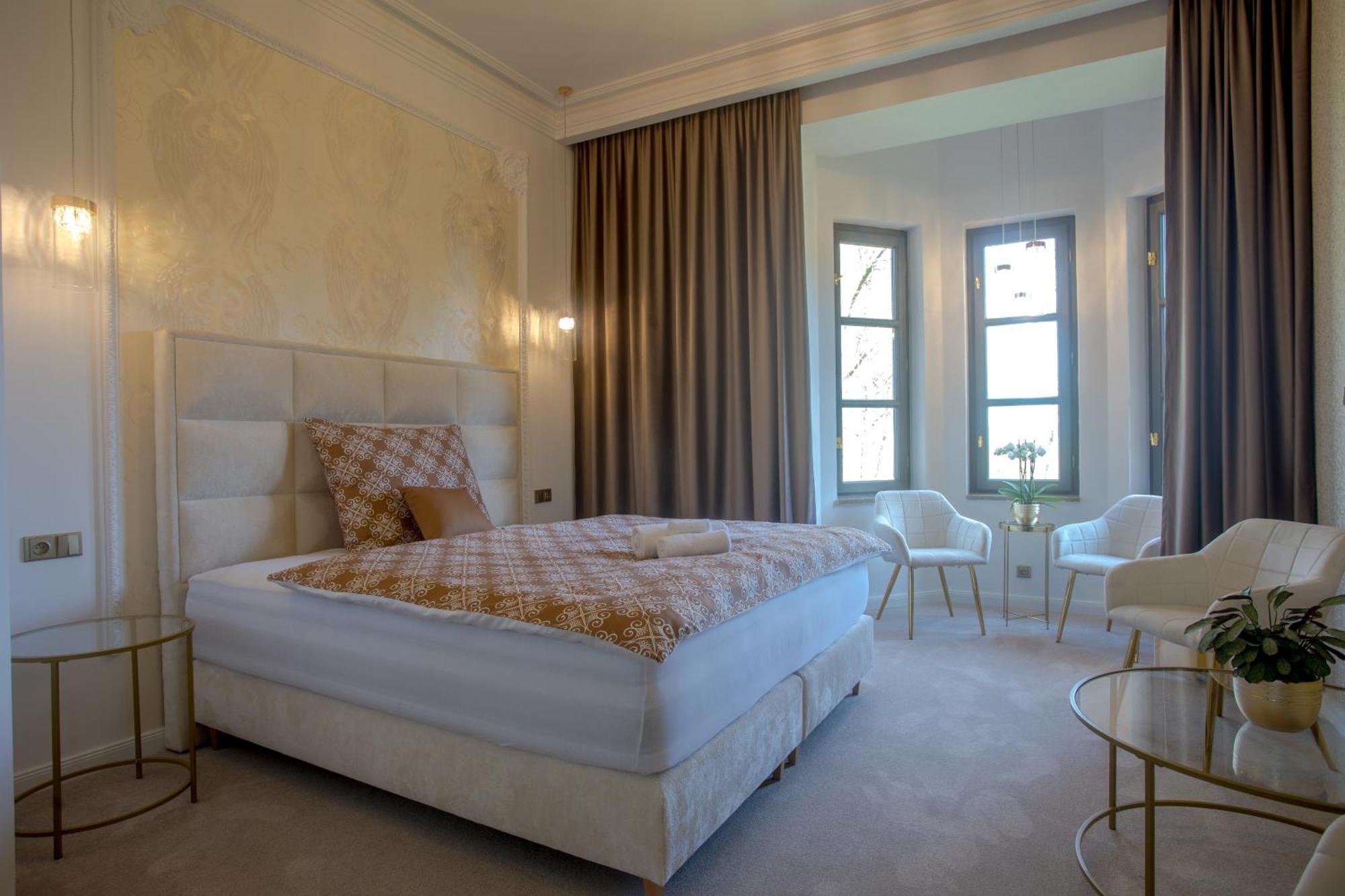 Zamek Kvasetice Hotel Хавличкув Брод Екстериор снимка