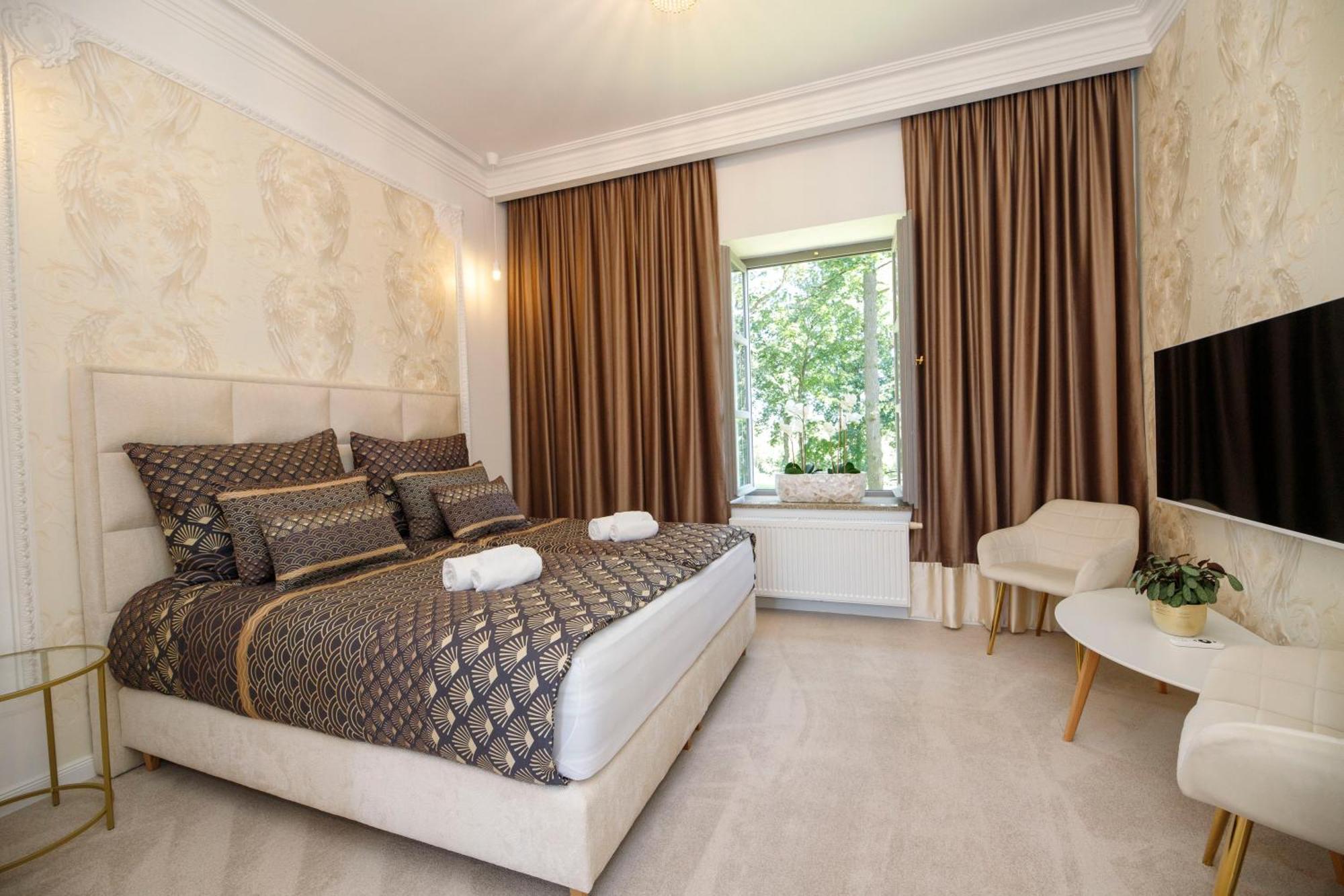 Zamek Kvasetice Hotel Хавличкув Брод Екстериор снимка